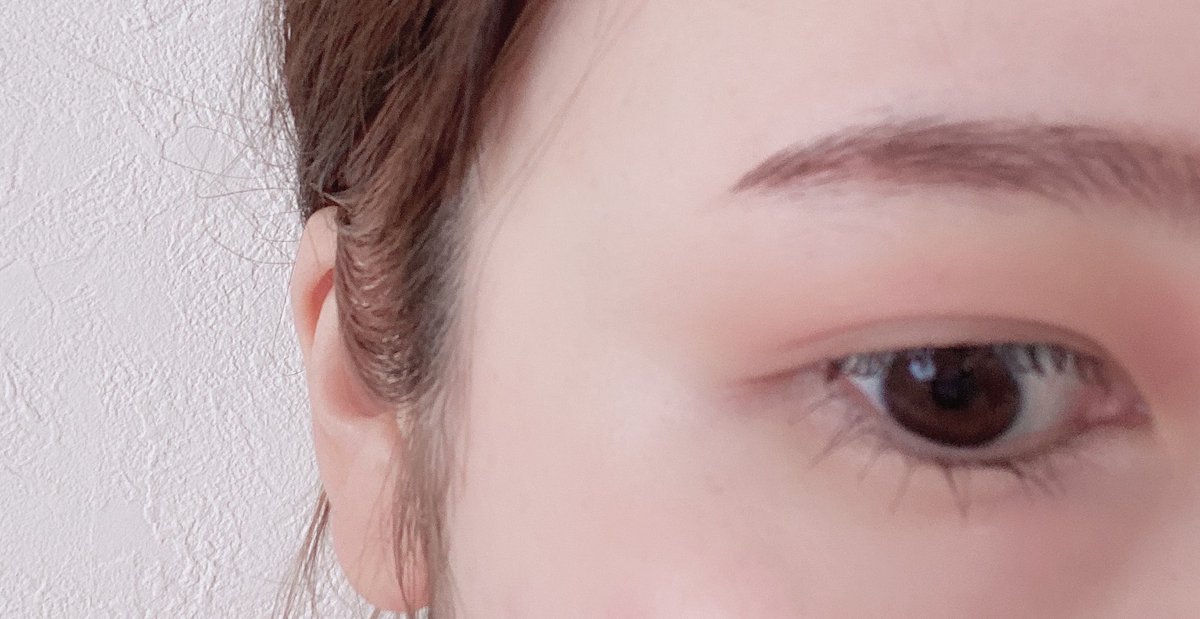 すいたのいんせい ユーアーグラムのピンクのコンシーラー 涙袋にグリッターとか塗るより断然自然な涙袋できるし晩年下瞼壁だったのに自然な膨らみが生まれた すげえ