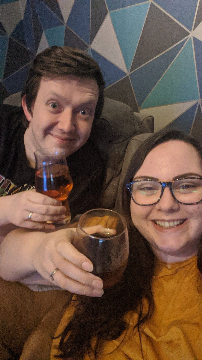 LauraP_1989's tweet photo. @zachbraff Cheers! From Manchester it's 1am but we are staying up to watch xxx https://t.co/qSXJyV6T9j