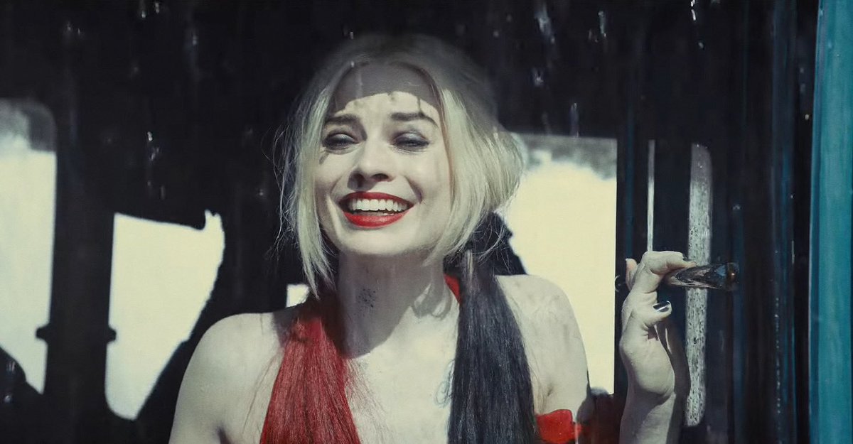 Miguelcrobbie's tweet photo. Margot Robbie you are the queen of the world, no one is above you. 💞 https://t.co/0eT6bSbyLo