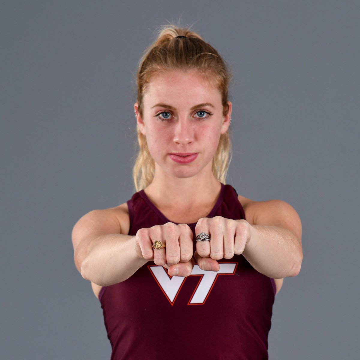 HokiesTFXC's tweet photo. She's baaaack 😎

Sarah Edwards places 13th in the women's 5k with a HUGE 32 second career best and becomes the 3⃣rd fastest in Hokies history! 🔥

13. Edwards - 16.02.37 𝐏𝐑
17. Lauren Berman - 16:11.71 𝐏𝐑
47. Reagan Bustamante - 17:11.00 𝐏𝐑

#StrongerTogether | #Hokies 🦃 https://t.co/sVfTDhRnzR