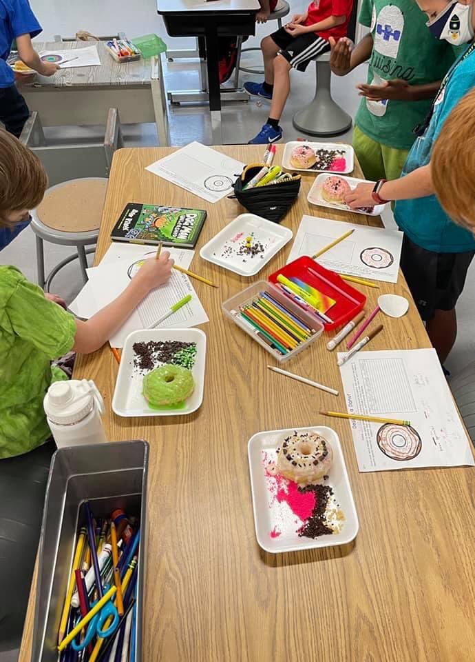 PeeplesFCBOE's tweet photo. Shout out to @herodoughnuts #Atlanta for your generosity! Because of you, our 4th graders had the opportunity to experience how writing is relevant in the real world and how creativity is valued outside of the classroom walls. Thank you ❤️ #fayettecreates https://t.co/bWAEzmt5Y0