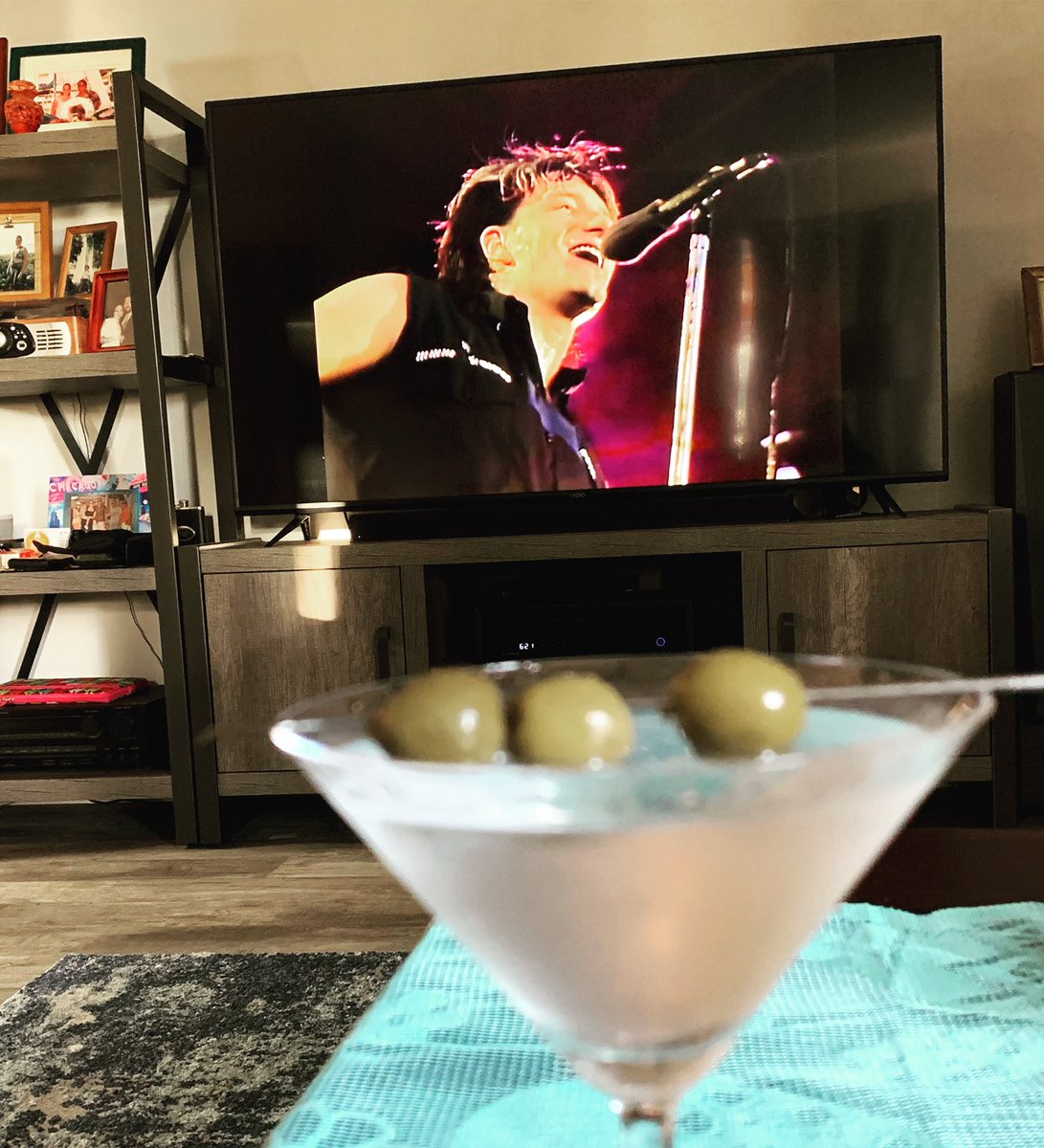 angelm_28's tweet photo. Martini and @u2 kind of night #TheVirtualRoad #U2RedRocks https://t.co/qPGCsJDoKw