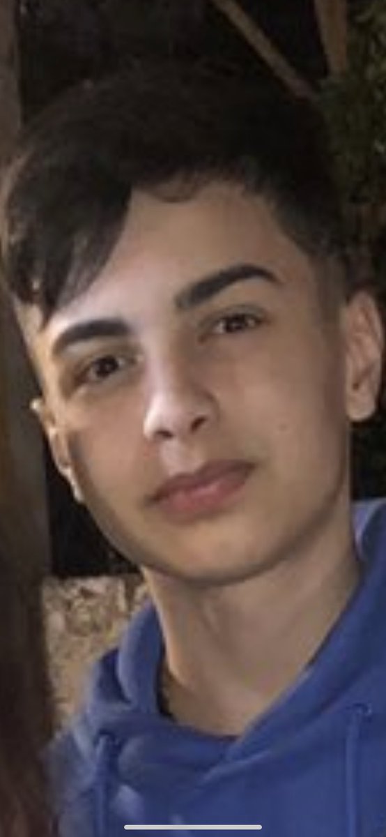 Bryxncx's tweet photo. @JuliRivarola @k1nGOD Sáquenme de aquí que quiero ir a jugar fortnite a 0 de Ping.... 😂 https://t.co/H9j6MKdW0v