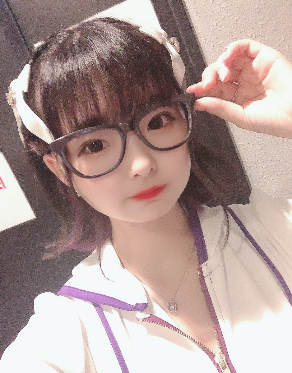 nyankoshirokuro's tweet photo. ふむ・。♪*( *´꒳`* )ルンルン
#メガネ女子
#アイドル
#MONSTERPROJECT https://t.co/4w6IDtD9uu