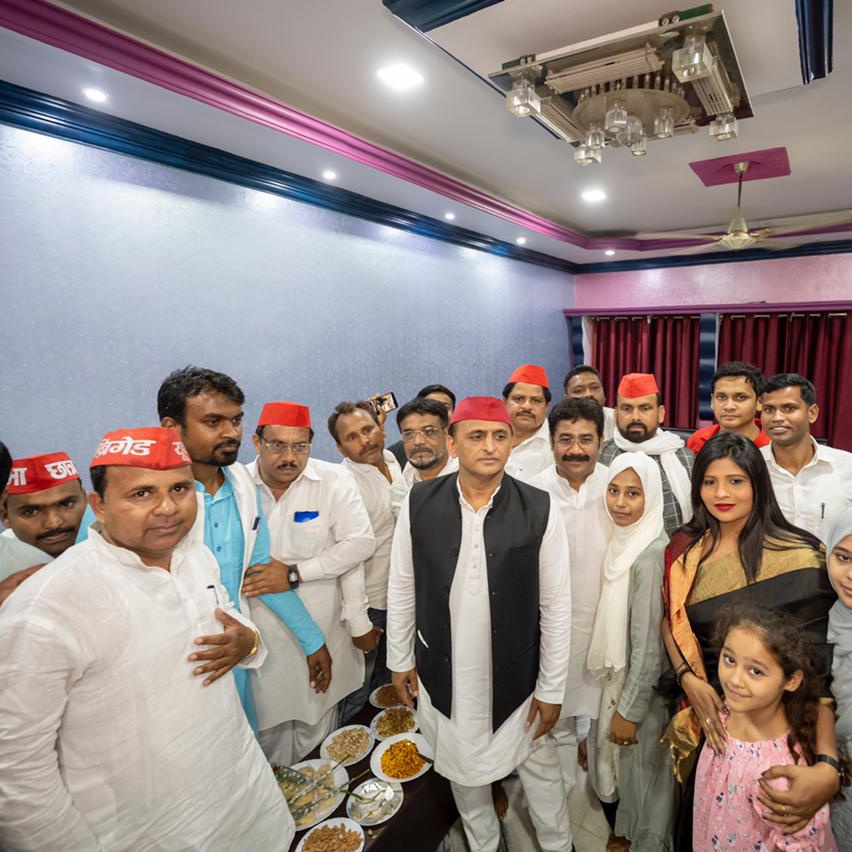 SonyCha63898310's tweet photo. Aadarniy mananiy party Adhyaksh Akhilesh Yadav ji jindabad https://t.co/fxrS1PhHVu