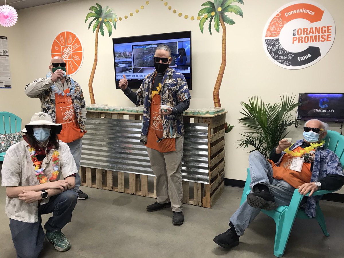 ErinJelley's tweet photo. Happy Success Sharing to all our Amazing 2780 associates! Celebrating with a Hawaiian Luau theme @RLEVASSEUR_HD @BHomkes @brunogusso17 @kathyraglin840 @bobsaniga #MWMar2021 #PartyLikeAPineapple https://t.co/dX7GHkYVmP