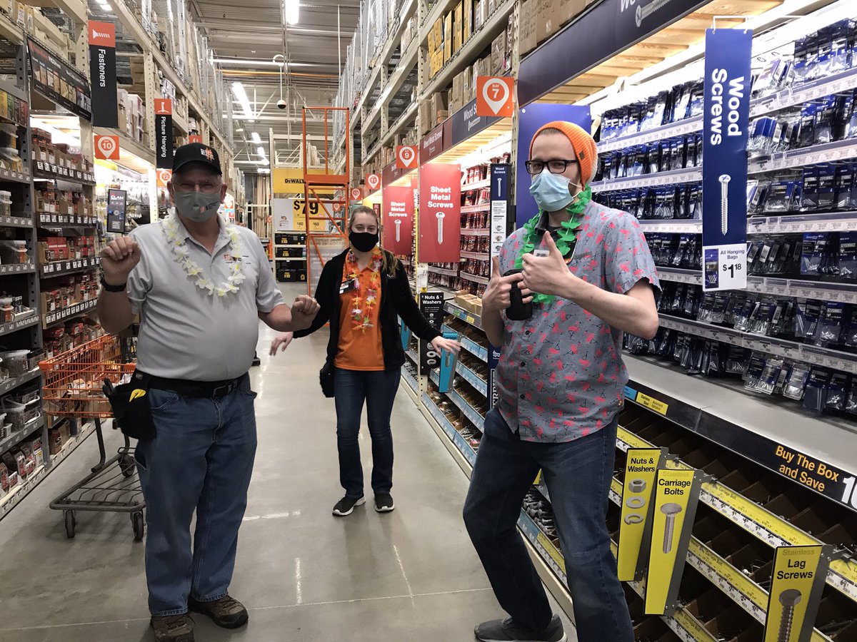 ErinJelley's tweet photo. Happy Success Sharing to all our Amazing 2780 associates! Celebrating with a Hawaiian Luau theme @RLEVASSEUR_HD @BHomkes @brunogusso17 @kathyraglin840 @bobsaniga #MWMar2021 #PartyLikeAPineapple https://t.co/dX7GHkYVmP