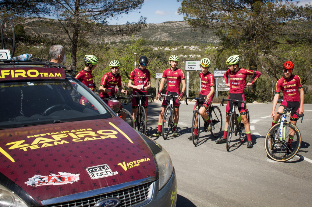 El <a href="/ZafiroTeam/">SEVERO (Restaurante Zafiro)</a> corre hoy en Álava <a href="/AiarakoBira/">Aiarako Bira</a>  
alicanteconelplatogrande.com/2021/03/26/jau…