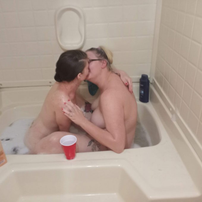 Fun in tub Amanda and Jessica set 3 by @XDaddysgirl610 https://t.co/lGaZWgu7Dl Find it on #ManyVids!<a class="tags" href="/tag/xdaddysgirl610">@xdaddysgirl610</a><a href="/tag/manyvids"class="tags"><span>#manyvids</span></a>