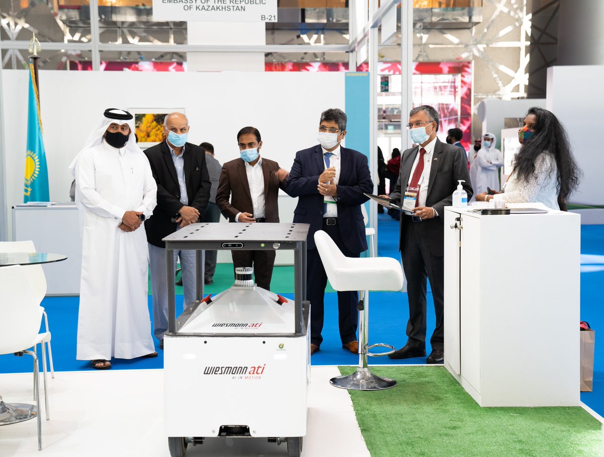 GreenfieldsMEA's tweet photo. Mr. Sandeep Jayaswal CEO, Greenfields Sustainables is seen with H.E. Dr. Deepak Mittal exchanging notes over pathbreaking biotech solutions of Greenfields Sustainables and a new cutting edge Artificial Intelligence based technology of Wiesmann Ati - https://t.co/kvX8HWRBFO https://t.co/xDY0mBWJQ0