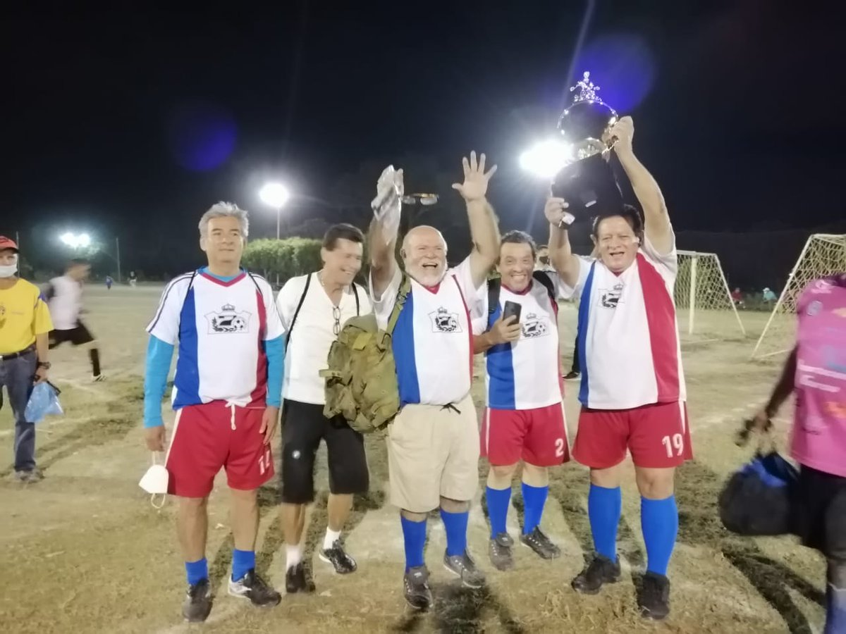 adepafutt's tweet photo. Felicidades al equipo #7ContraElDestino por ser campeón de la categoría #Diamante 😉🥅⚽🏆 enfrentaron las limitantes de la pandemia del #COVID19 , muchas felicidades campeones 

#ElCafetalon #SantaTecla ⚽ 

#QueVivaElFutbol 🏆⚽ https://t.co/4LIurE3E0F
