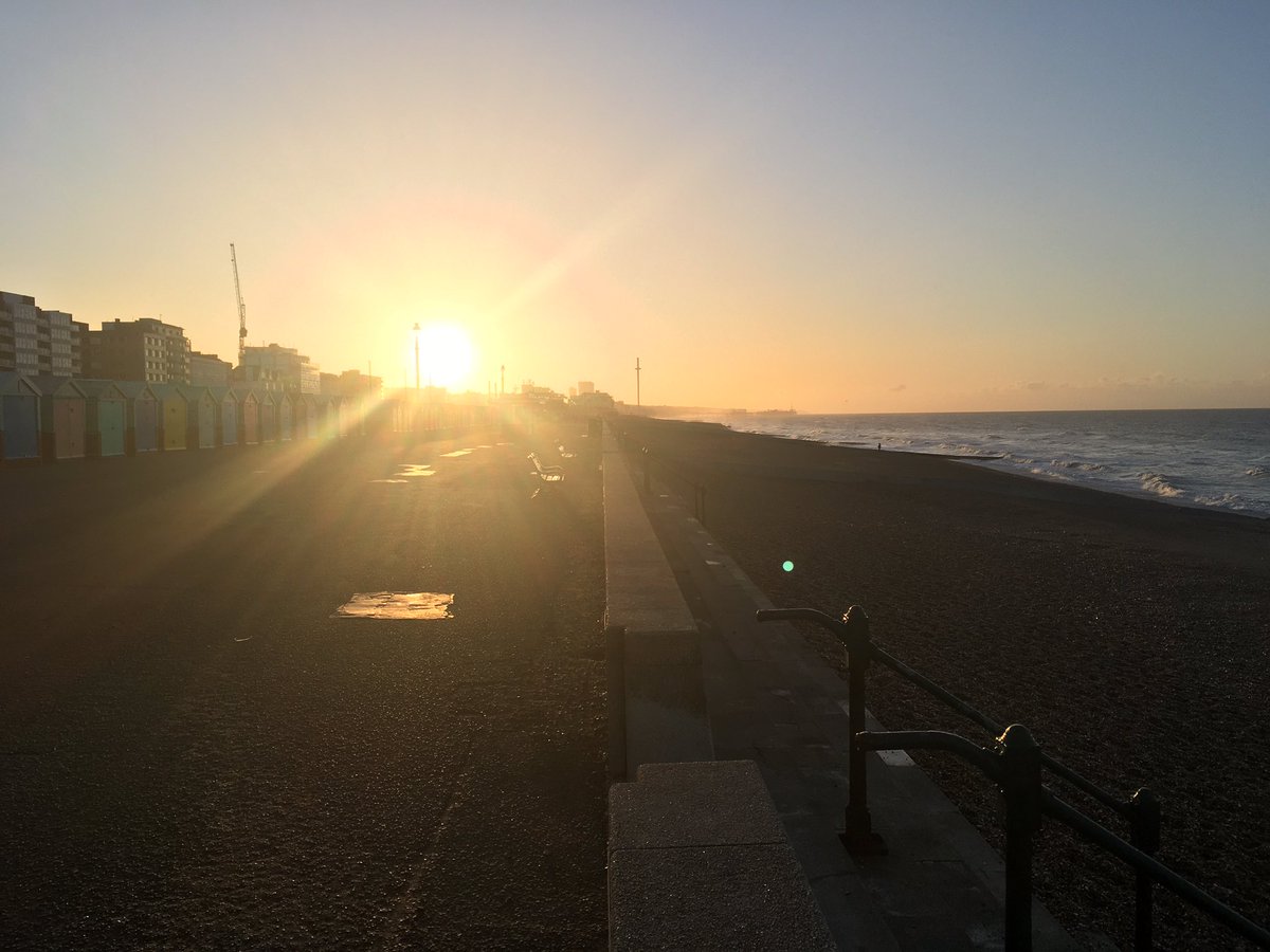 Steve_T_online's tweet photo. Glorious weather for a 5k run on #Hove seafront - thought of you @KarenHaward and @mdrakes1 #runchat #needtoliedown https://t.co/wNUPr0SuAu