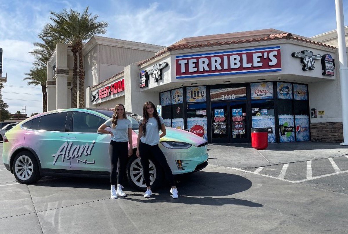 DascoEvents's tweet photo. We have been doing activations with Alani Nu Energy Drink this week. @TerribleHerbst @AlaniNutrition #AlaniNuBlitz #AlaniNu #Vegas #LVStrip #DascoEvents https://t.co/uiy0Z1dW5C