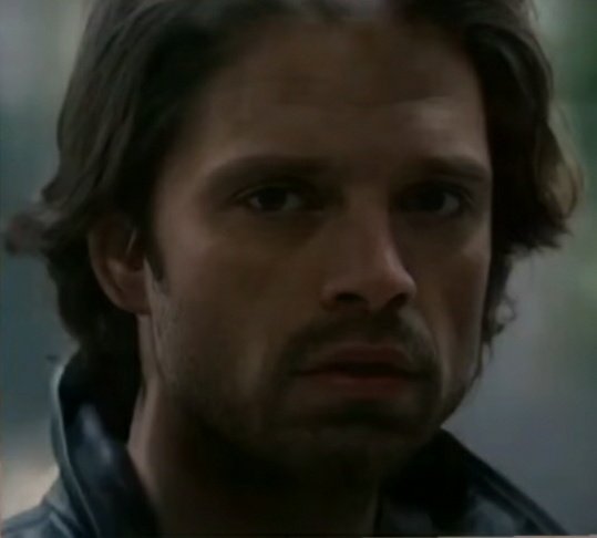 Violetaxweasley's tweet photo. BUCKY DE PELO LARGO AAAAAAAAAAAAAAAAAAAAAAA imaginen TAN SOLO IMAGINEN https://t.co/lTp2QXnSa9