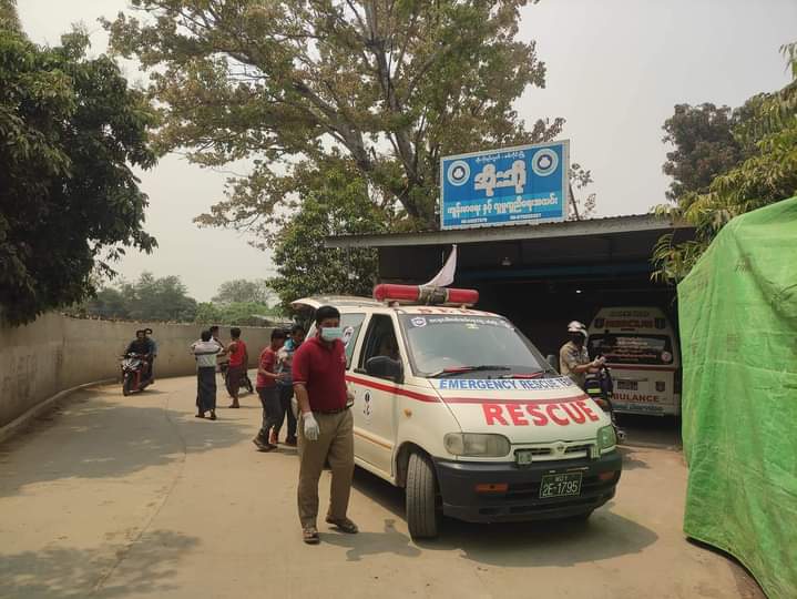 Tw// blood
On Mar 27 in #Sagaing, Ko Arkar got shot on his eyes during the violent crackdown of protest with live ammunitions by Military terrorists and now it's reported that his death has been confirmed.
#WhatsHappeninglnMyanmar