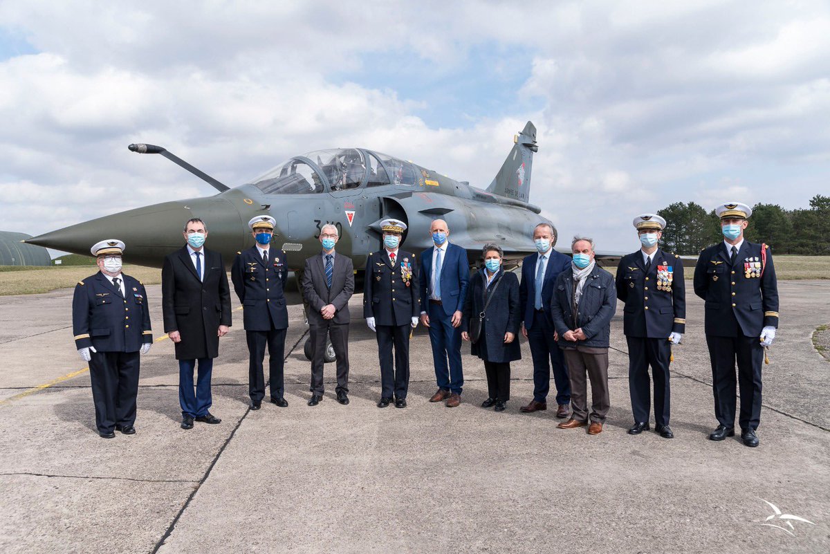 PotierDominique's tweet photo. Échange avec le Commandant des forces aériennes lors de la cérémonie commémorative des 10 ans de l’opération Harmattan en Libye et de l’engagement en première ligne des aviateurs de la #BA133 Nancy-Ochey https://t.co/dCygHsQQYu