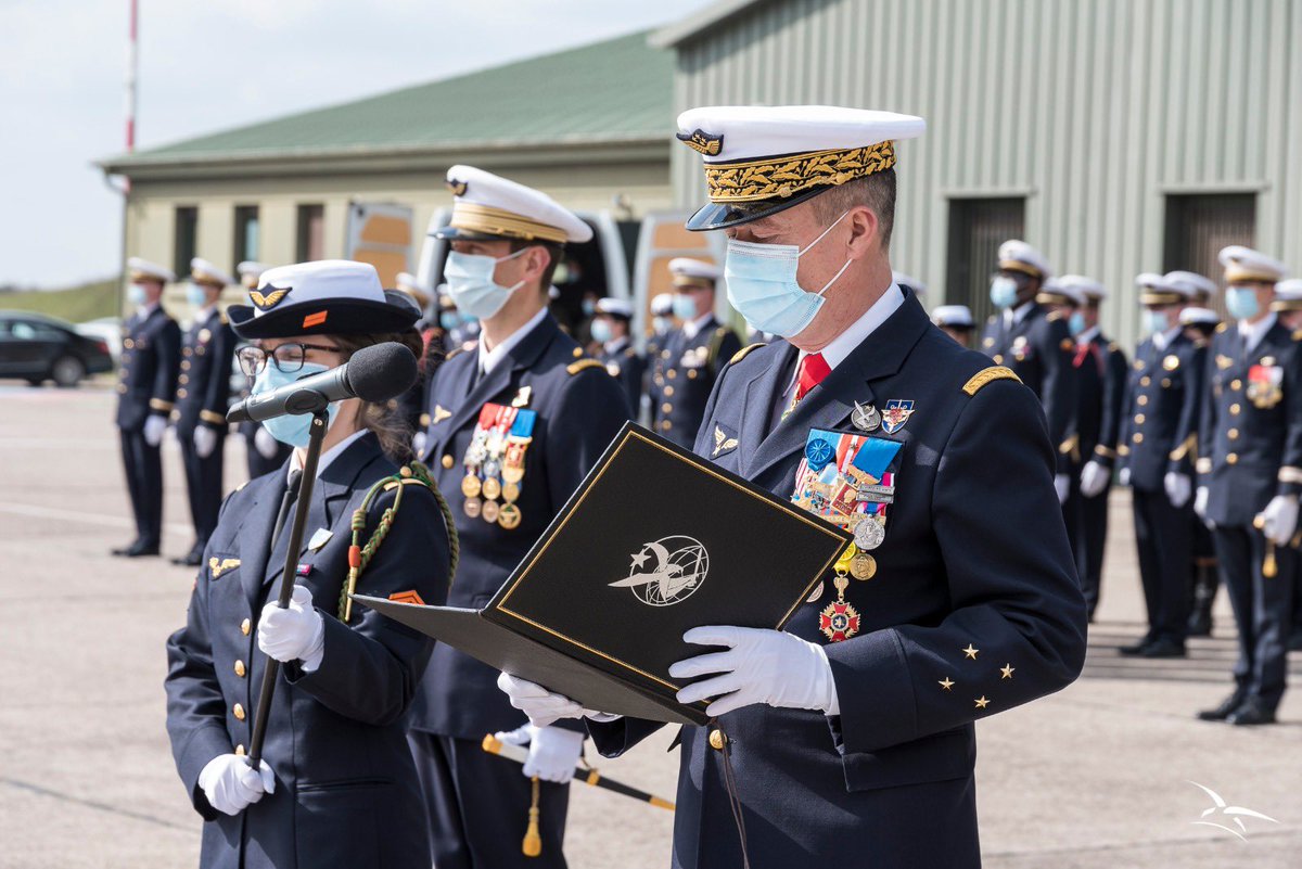 PotierDominique's tweet photo. Échange avec le Commandant des forces aériennes lors de la cérémonie commémorative des 10 ans de l’opération Harmattan en Libye et de l’engagement en première ligne des aviateurs de la #BA133 Nancy-Ochey https://t.co/dCygHsQQYu