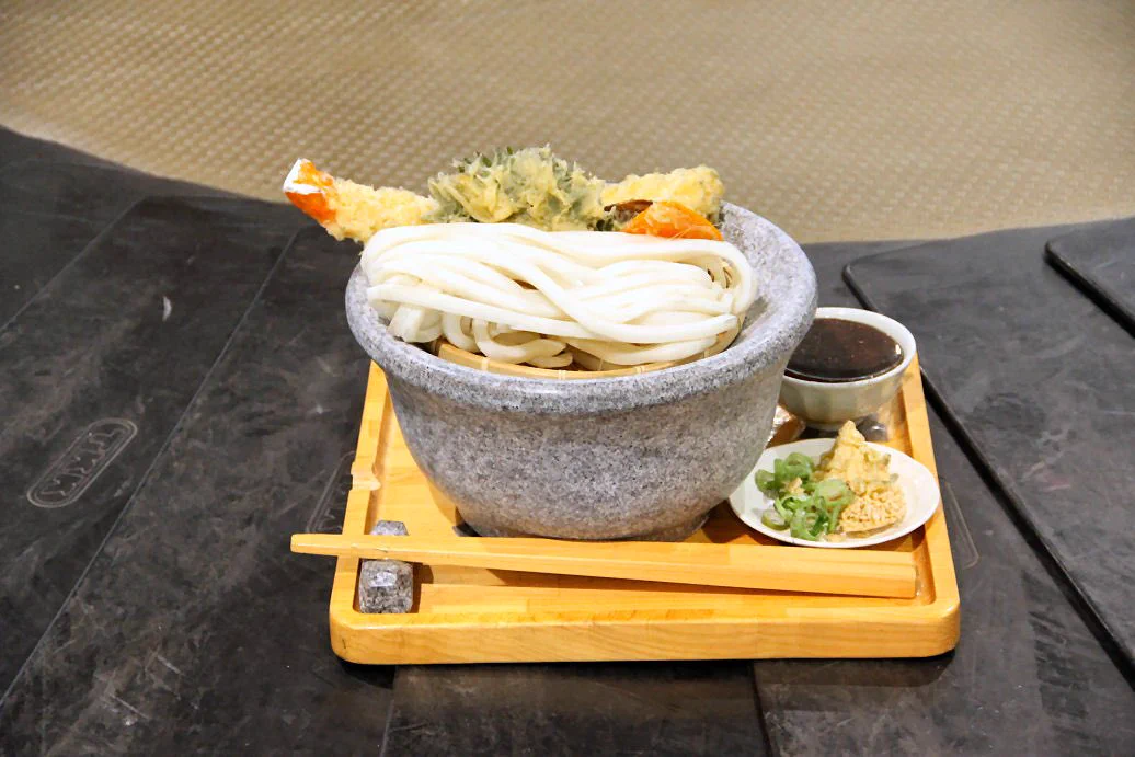 高松空港にはうどんが回ってくる！各地の食事事情が分かる？！