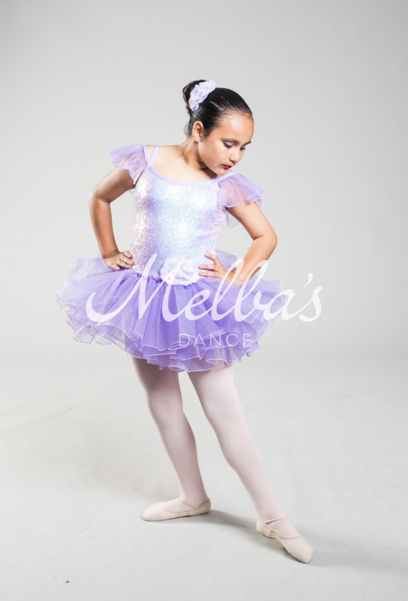 CoachSCantu's tweet photo. It never gets easier. You just get better. @cantu0123 #melbasgirl #ballet #seriouslook #determination #focus https://t.co/FIpNKKPHFn