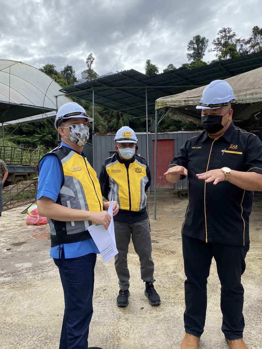 norehamohd's tweet photo. Pagi ini Menteri Kanan @MOWorks DS @PetraJayaMP meninjau lokasi Cadangan Projek Jalan Pintas Cameron Highlands di Kuala Terla, Cameron Highland @jkrchighlands @JKRMalaysia @CSFJ_JKR @eddin_syazlee @KsuMoworks @IrZulkefly @MisiahTaib @zakhir69 @nyonyacyber @ownbest777 https://t.co/PbHOBtkGFz