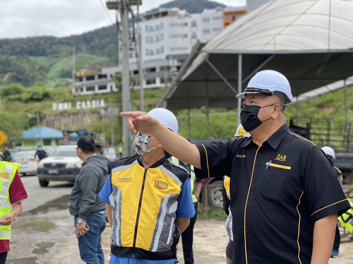 norehamohd's tweet photo. Pagi ini Menteri Kanan @MOWorks DS @PetraJayaMP meninjau lokasi Cadangan Projek Jalan Pintas Cameron Highlands di Kuala Terla, Cameron Highland @jkrchighlands @JKRMalaysia @CSFJ_JKR @eddin_syazlee @KsuMoworks @IrZulkefly @MisiahTaib @zakhir69 @nyonyacyber @ownbest777 https://t.co/PbHOBtkGFz