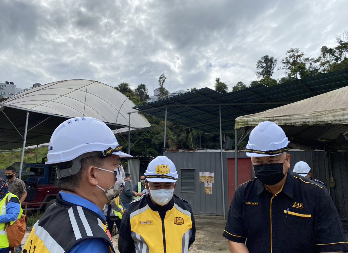 norehamohd's tweet photo. Pagi ini Menteri Kanan @MOWorks DS @PetraJayaMP meninjau lokasi Cadangan Projek Jalan Pintas Cameron Highlands di Kuala Terla, Cameron Highland @jkrchighlands @JKRMalaysia @CSFJ_JKR @eddin_syazlee @KsuMoworks @IrZulkefly @MisiahTaib @zakhir69 @nyonyacyber @ownbest777 https://t.co/PbHOBtkGFz
