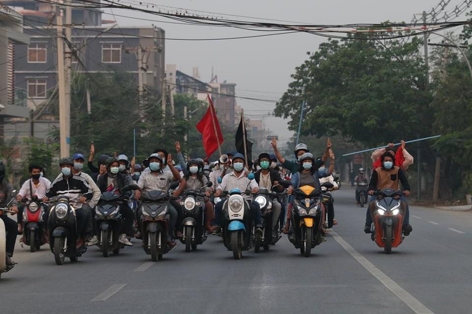 Anti-regime protest in Mandalay on Armed Forces Day 

Protesters take to the streets to oppose the military regime on Saturday morning in #Mandalay. The regime held the Armed Forces Day this morning, marking Mar. 27, in the capital Naypyitaw. 
(Photo: CJ)
#WhatsHappeningInMyanmar