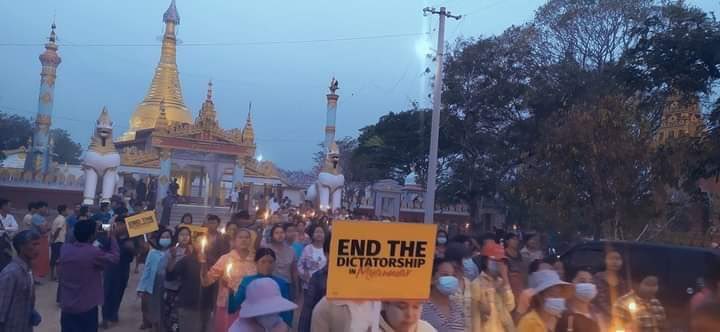 AyeAyesann's tweet photo. Pre dawn strike from Pyin Ce Village, Natogyi Town, Mandalay named "Tabaung Fight" marching in strength!

FASCIST REVOLUTION
#WhatsHappeningInMyanmar 
#Mar27Coup https://t.co/7tKm58gzRe