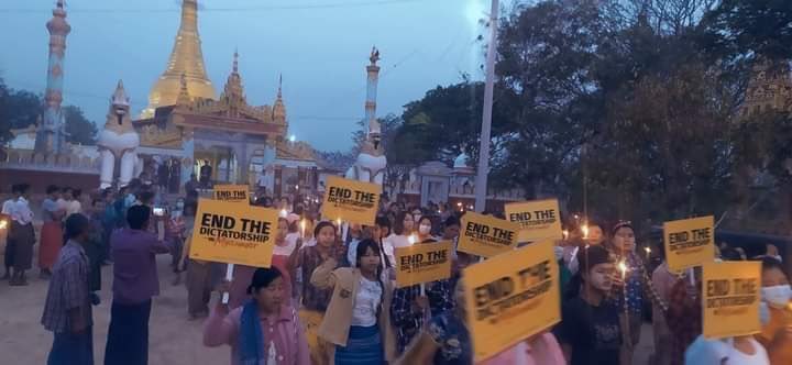 AyeAyesann's tweet photo. Pre dawn strike from Pyin Ce Village, Natogyi Town, Mandalay named "Tabaung Fight" marching in strength!

FASCIST REVOLUTION
#WhatsHappeningInMyanmar 
#Mar27Coup https://t.co/7tKm58gzRe