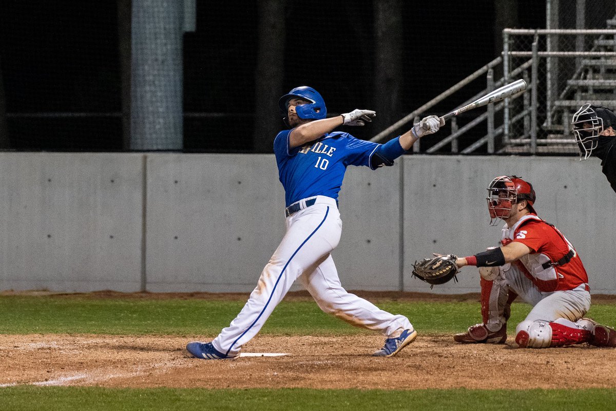 UNCAvlBaseball's tweet photo. Walking-off with the dub!

#TTS #KeepClimbing https://t.co/k4zZPGzeCW