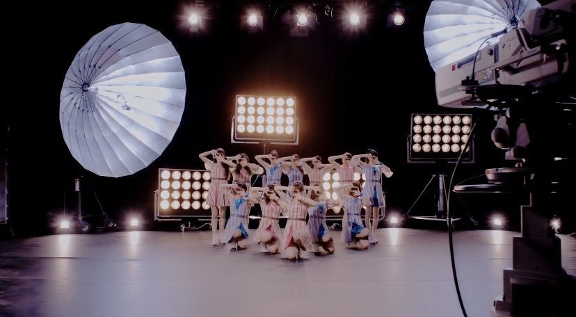 Hello_Project_1's tweet photo. この世界のTokyoという片隅にゃ
我武者羅しか生きれぬ連中(ヤツ)が居る

この欲望だらけの真ん中にゃ
不器用にしか 生きれぬ子(ヤツ)だって
居る

<Tokyoという片隅 / モーニング娘。'16> https://t.co/pMlfEXwanA