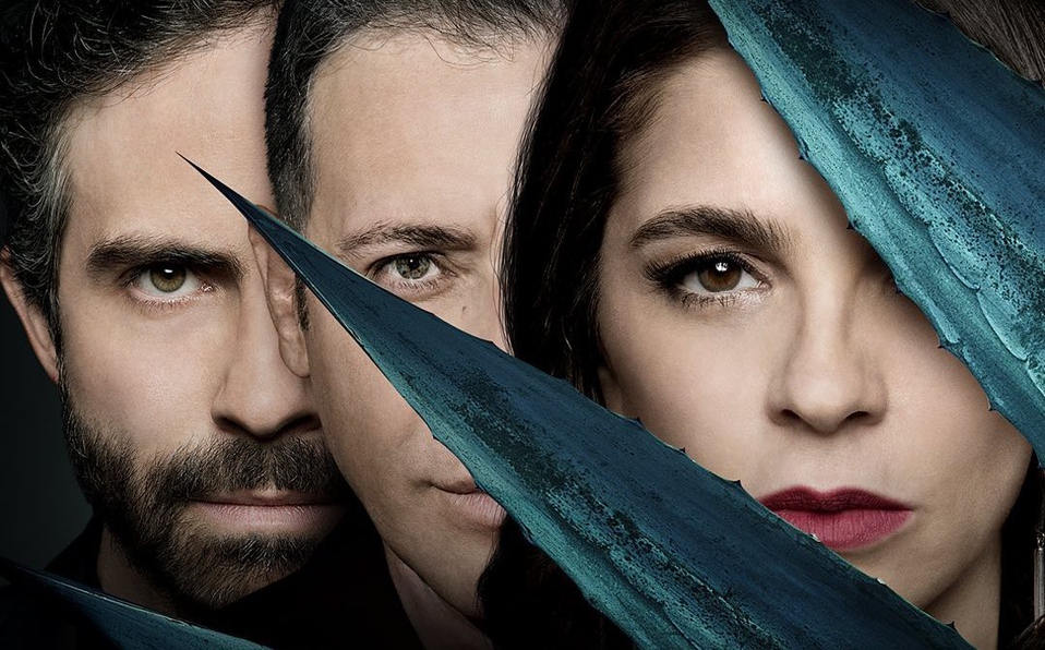 Milenio's tweet photo. ¡Se acabó! 'Monarca', la serie de Salma Hayek en Netflix, no tendrá temporada 3 https://t.co/FL1eMDETDh https://t.co/9gSJWRWSIL