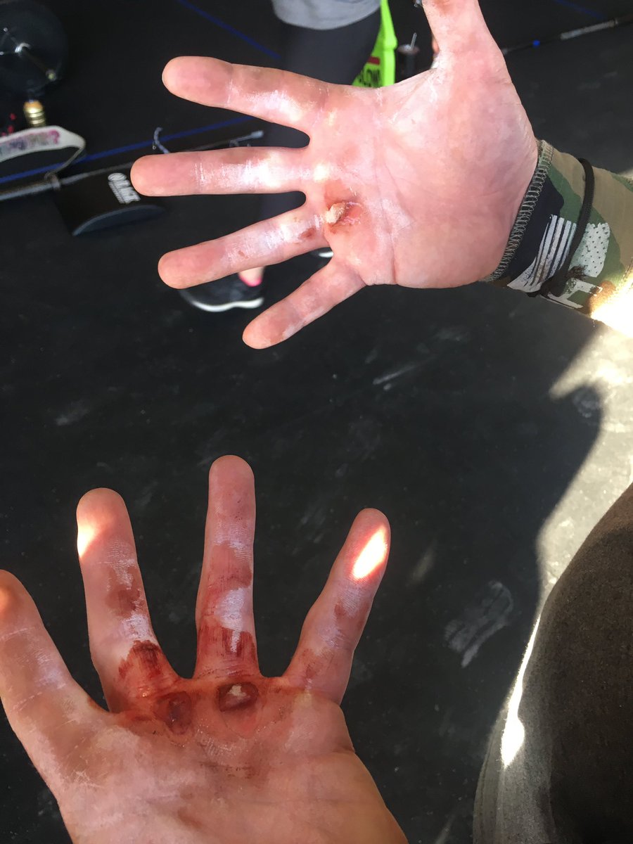 mkc3300's tweet photo. Well that sucked @thedavecastro #CrossFit #21point3 #21point4 https://t.co/gJSFYnwTX8