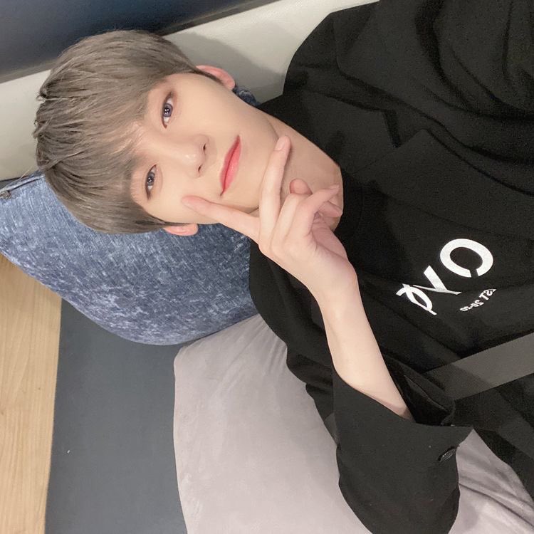lee52chan_'s tweet photo. 🥕01line

🥕ごにﾁｬﾝ

🥕同他ぺんさん大歓迎です!濃く絡みたいです!

#ONEUS好きな人と繋がりたい  #Twitter上にいるoneusペンさん全員と繋がるのが密かな夢だったりするのでとりあえずこれを見たoneusペンさんはRTとフォローしていただけると全力でフォローしに行きます #TOMOONさんと繋がりたい https://t.co/9BswsZrl8h