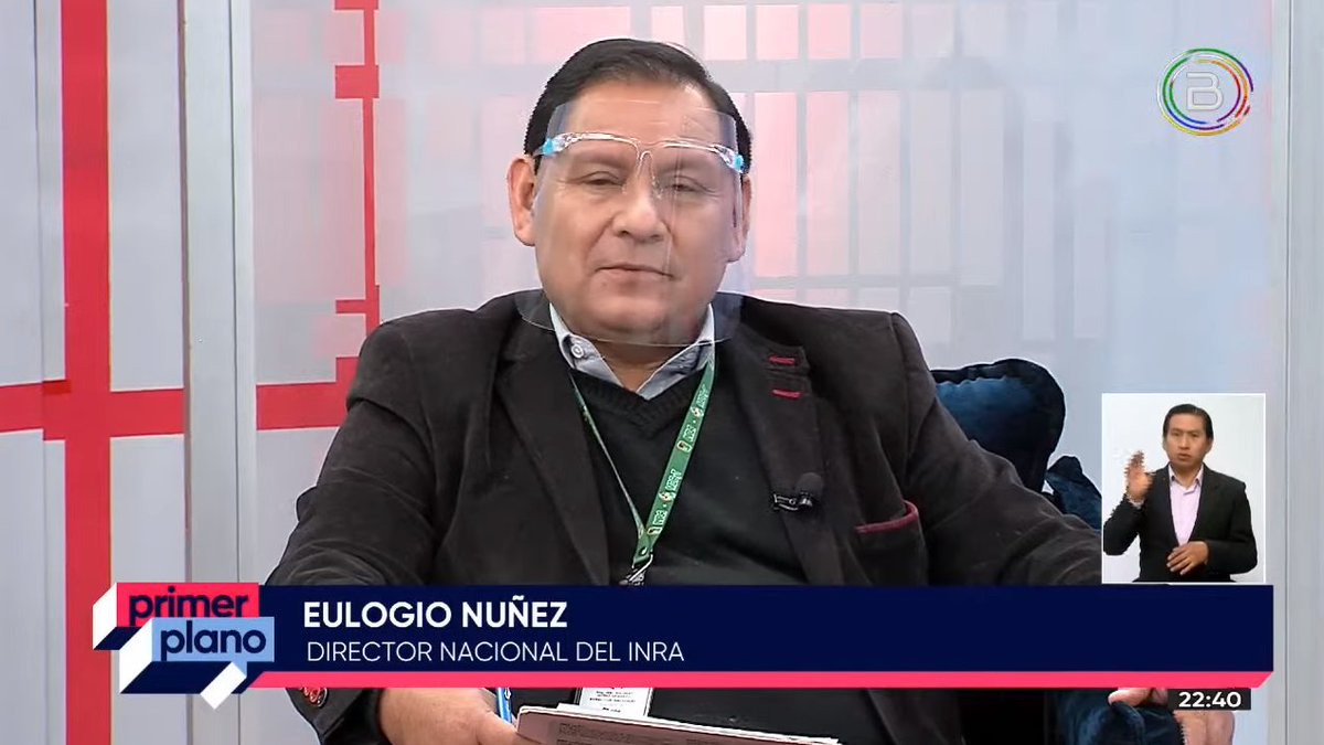 Canal_BoliviaTV's tweet photo. #PrimerPlano
Director Nacional del INRA, Eulogio Núñez: "Fui vocal electoral y no encontraron ninguna prueba en mi contra, y nos procesaron enviándonos a la cárcel de #Palmasol en 2019".  
#BTVInforma https://t.co/juhsJBe0kL
