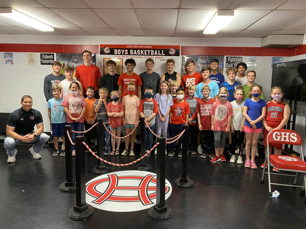 MrsKirkGH's tweet photo. We had a great afternoon hanging out with @GHRaiders_Hoops! Thanks @Coach_AdamsGH for a wonderful learning experience for my 3rd graders! #hoopgenius #GH3rdGrade @GHEReadyRaiders @goodhopehigh https://t.co/czCvwgErdT