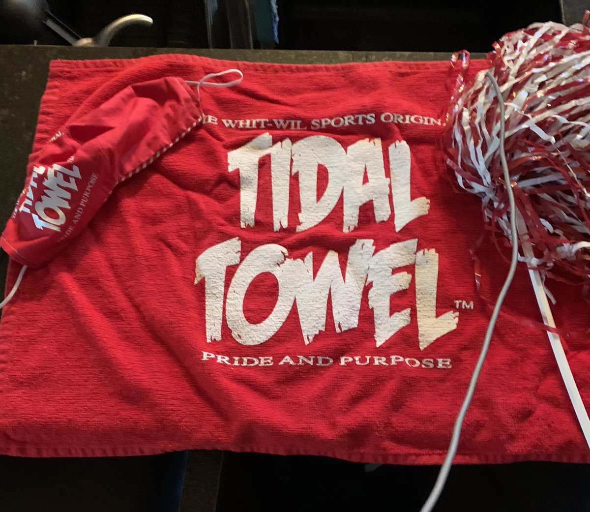 TidalTowel's tweet photo. Listeners in @TheGAMEon1009 be sure to post your #TidalTowel pic because @RyanCFowler  does see them and will call out your wifi password if written on your laptop in the pic. Right @johnnylynn1984? #NeverNoticed 😂😂 #RollTide #TidalTowelUp #TidalMaskOn @jkittkat https://t.co/5RbwqNR9nQ