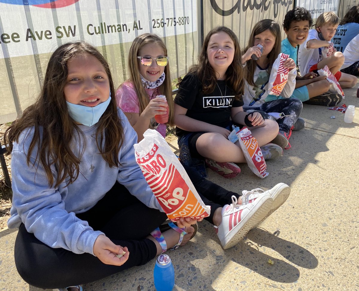 MrsHworth3's tweet photo. This week we completed our ACAP tests and WES PTA treated these kiddos to popcorn and Hugs! Now we are all ready for a break! @wescullman @PrincipalPage #weststory #ACAP #pta #popcorn #readyforspringbreak https://t.co/XoTKlSrAHb