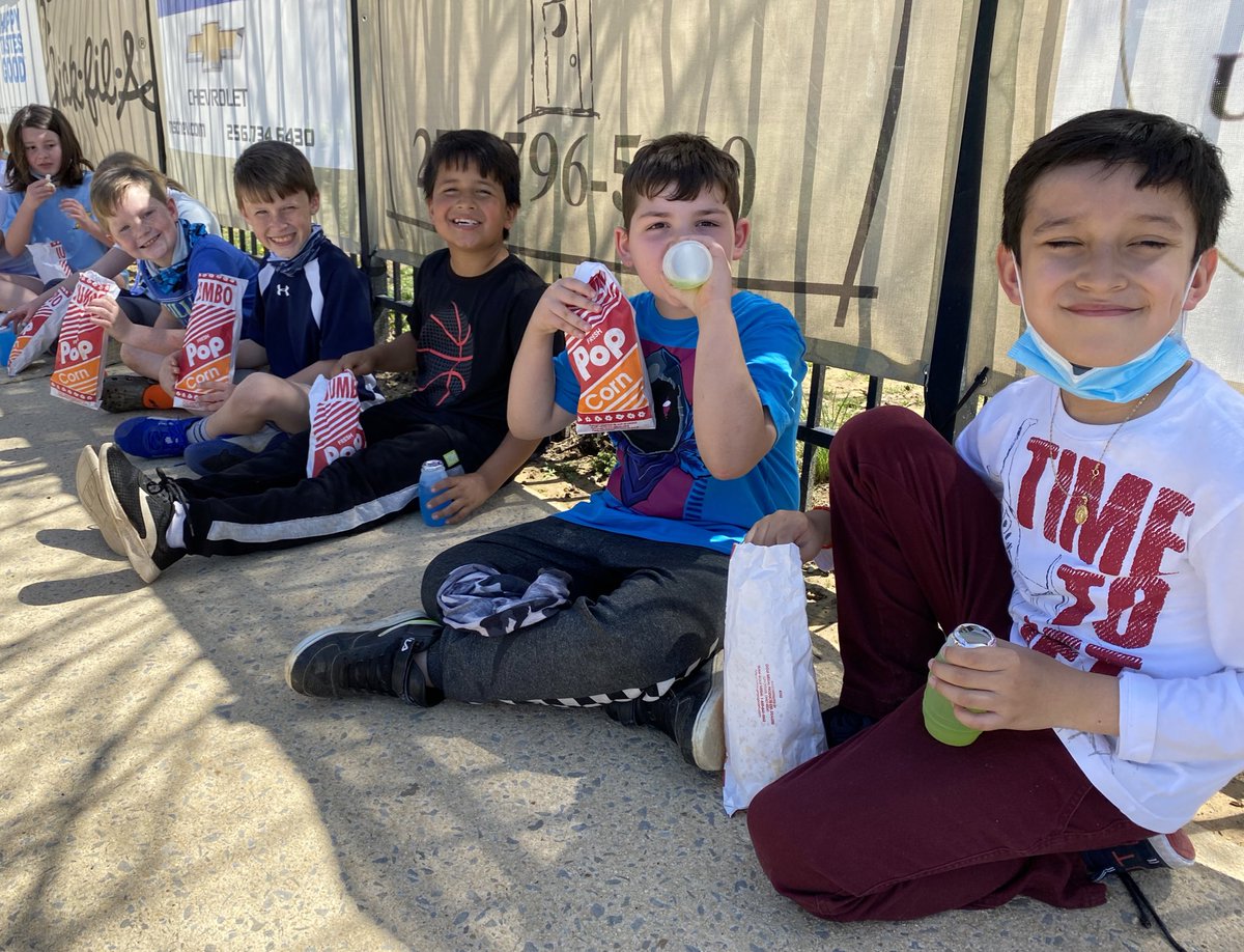MrsHworth3's tweet photo. This week we completed our ACAP tests and WES PTA treated these kiddos to popcorn and Hugs! Now we are all ready for a break! @wescullman @PrincipalPage #weststory #ACAP #pta #popcorn #readyforspringbreak https://t.co/XoTKlSrAHb