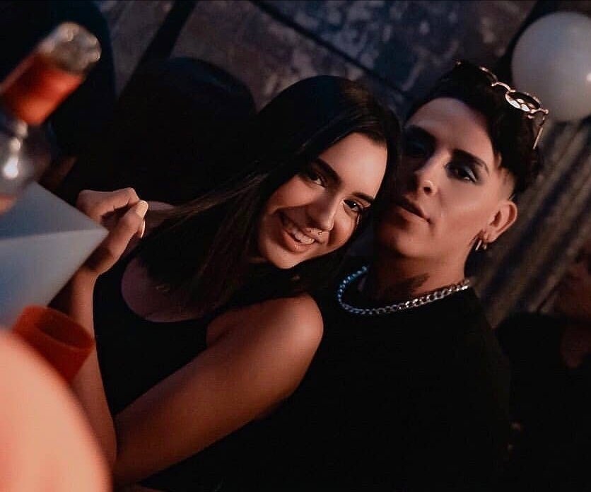 KarenBrillosa's tweet photo. @papikunno Que nadie absolutamente nadie interfiera en esa hermosa amistad que tienen. Los amoooo mi naranja completa 🍊 son los mejores 🥰 https://t.co/V4QNoTwjjL