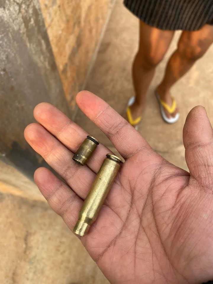 IrrawaddyNews's tweet photo. A protester was killed in Lashio

Anti-regime protester was shot dead in Lashio, northern Shan State when the regime forces fired on the anti-regime protesters on Mar 27. Several were injured. 

(Photo: CJ)
#WhatsHappeningInMyanmar https://t.co/KfVqoXp9Kq