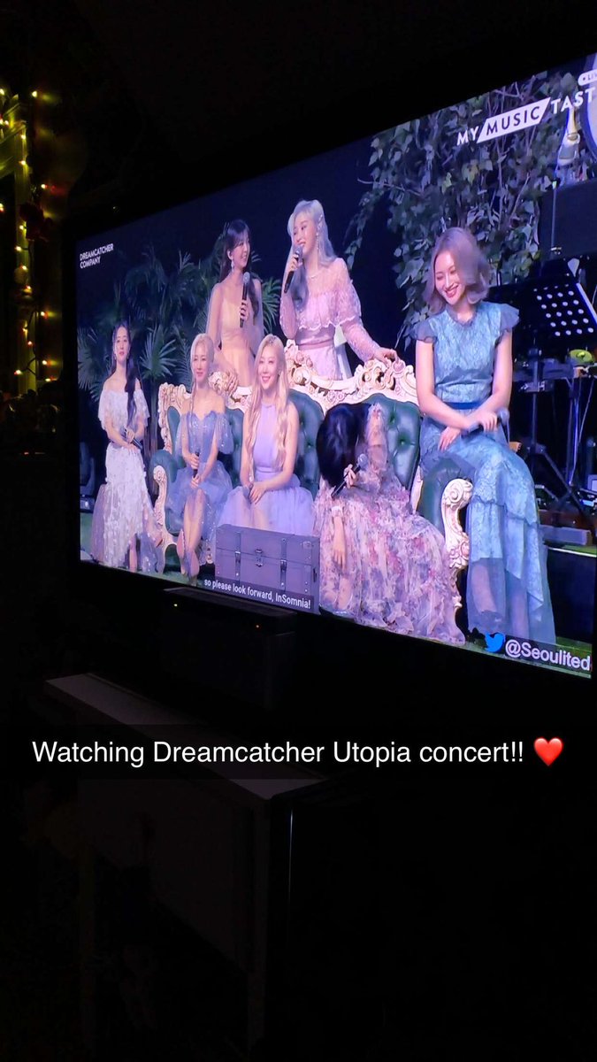 SugaryToxic's tweet photo. THAT CONCERT WAS AMAZING AND I GOT EMOTIONAL OMFG I CANT WAIT FOR TOMORROW!!🌙😭💜 I LOVE YOU @hf_dreamcatcher #DREAMCATCHER_ACOUSTIC #DreamcatcherCROSSROADS https://t.co/vwXx5WG9X2