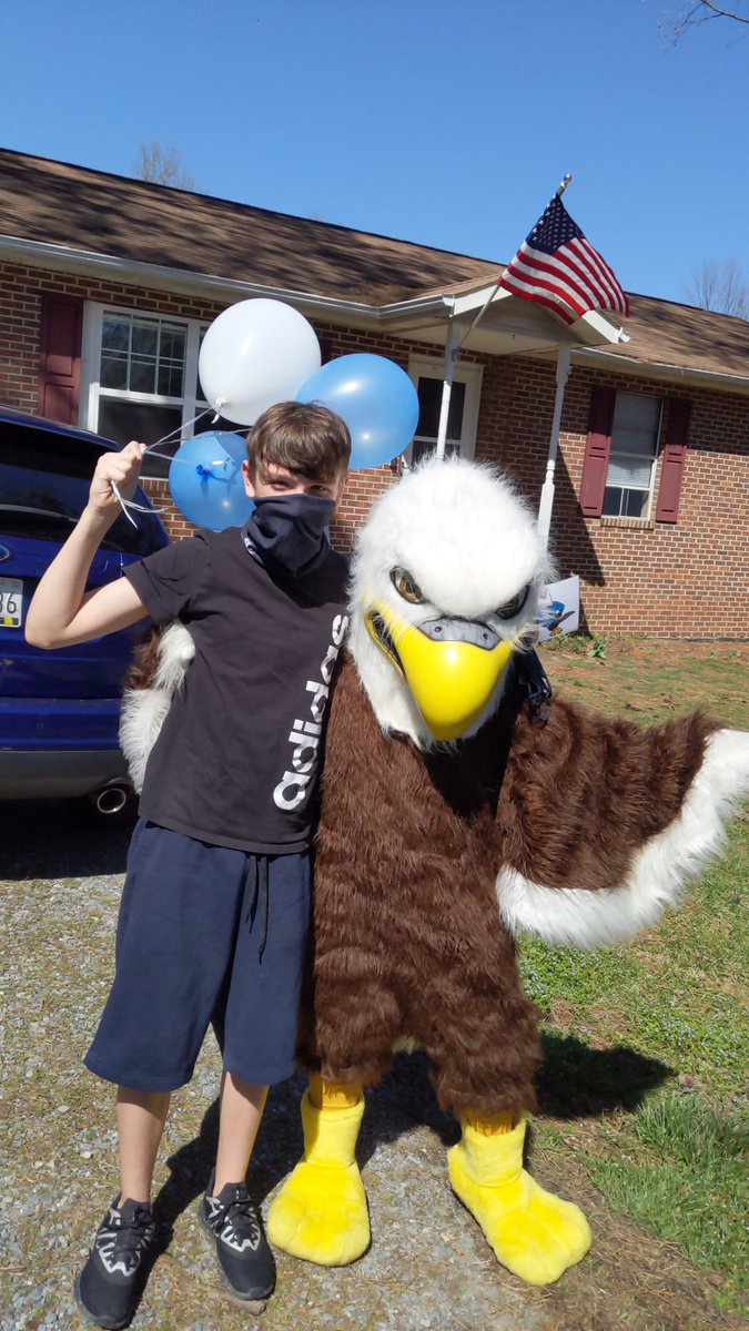 SouthernMSCCPS's tweet photo. Louie was out in the community today!! Did you see him?? Some lucky positive referral recipients got a home visit ! #beextraordinary #wemissyou #virtualstudents https://t.co/ERaXEVATc9