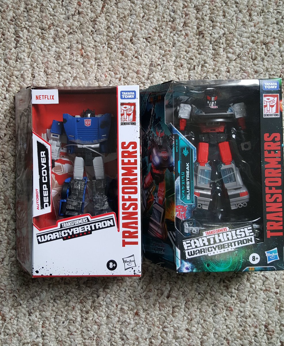 Goodfella7817's tweet photo. New Transformers 😁😁
#Transformers #autobots #bluestreak #deepcover #warforcybertron #Netflix https://t.co/d0xSqWpMom