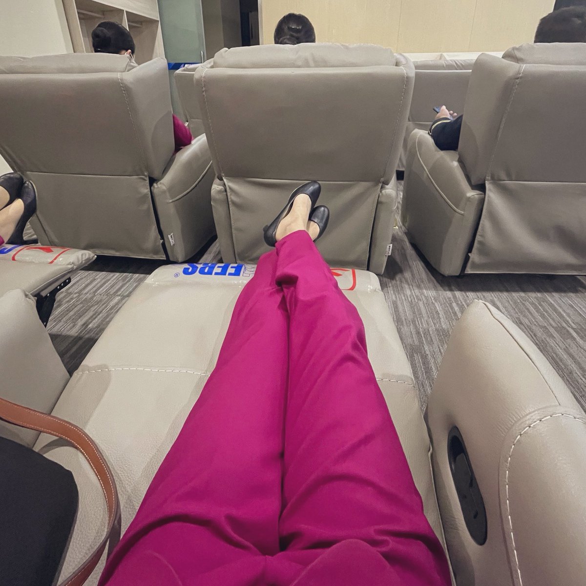 piaopiaoyun's tweet photo. 无聊中！！！帮我转推加你好友可以吗？#南航空姐 #空姐外围 #空姐原味 #北京��姐 #上海空姐 #空姐视频 #南航外围 #外围 #空姐资源 #空姐闲置 #空姐约炮 #南航 #东航 #南方航空 #东方航空 #空姐内裤 #空姐验证 https://t.co/IrAILSRfsh