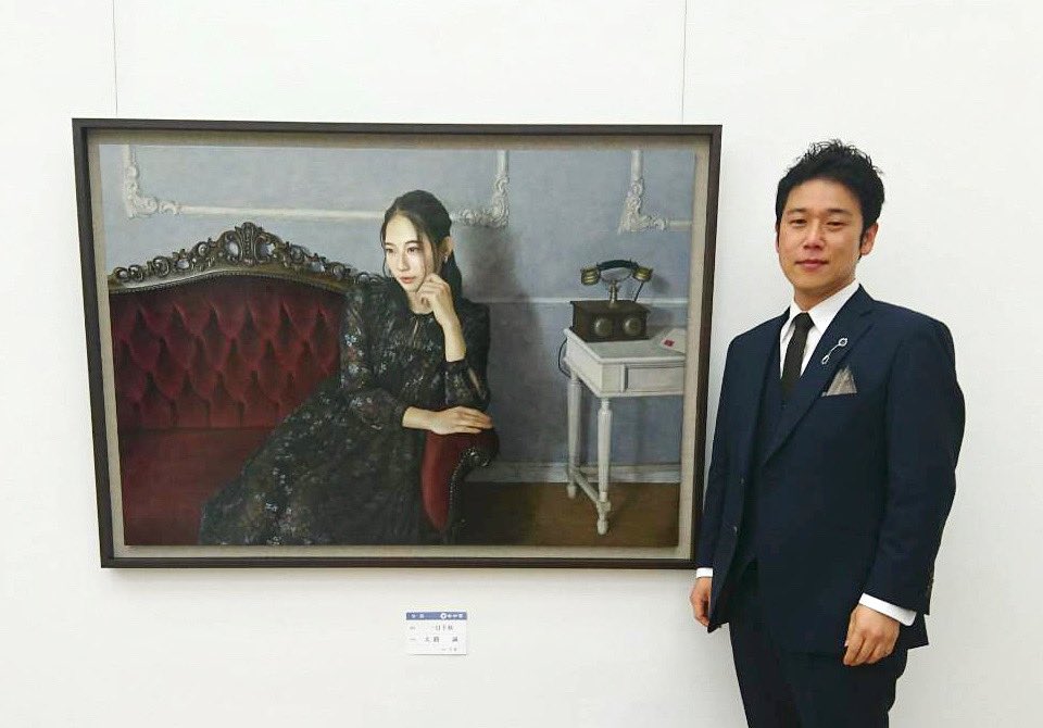MakotoOji's tweet photo. 白日会展、この土日が最後の週末になります。

【第９７回白日会展】
会場：国立新美術館
会期：3/29(月)まで
時間：10:00～18:00
HP：https://t.co/Bsno3FSZDo

写真は展覧会初日に撮ったもの。
もう10日経ちました。
次は名古屋で展示されます。
#アート #art #portraitpainting #人物画 #白日会 https://t.co/8yRcUa52HA