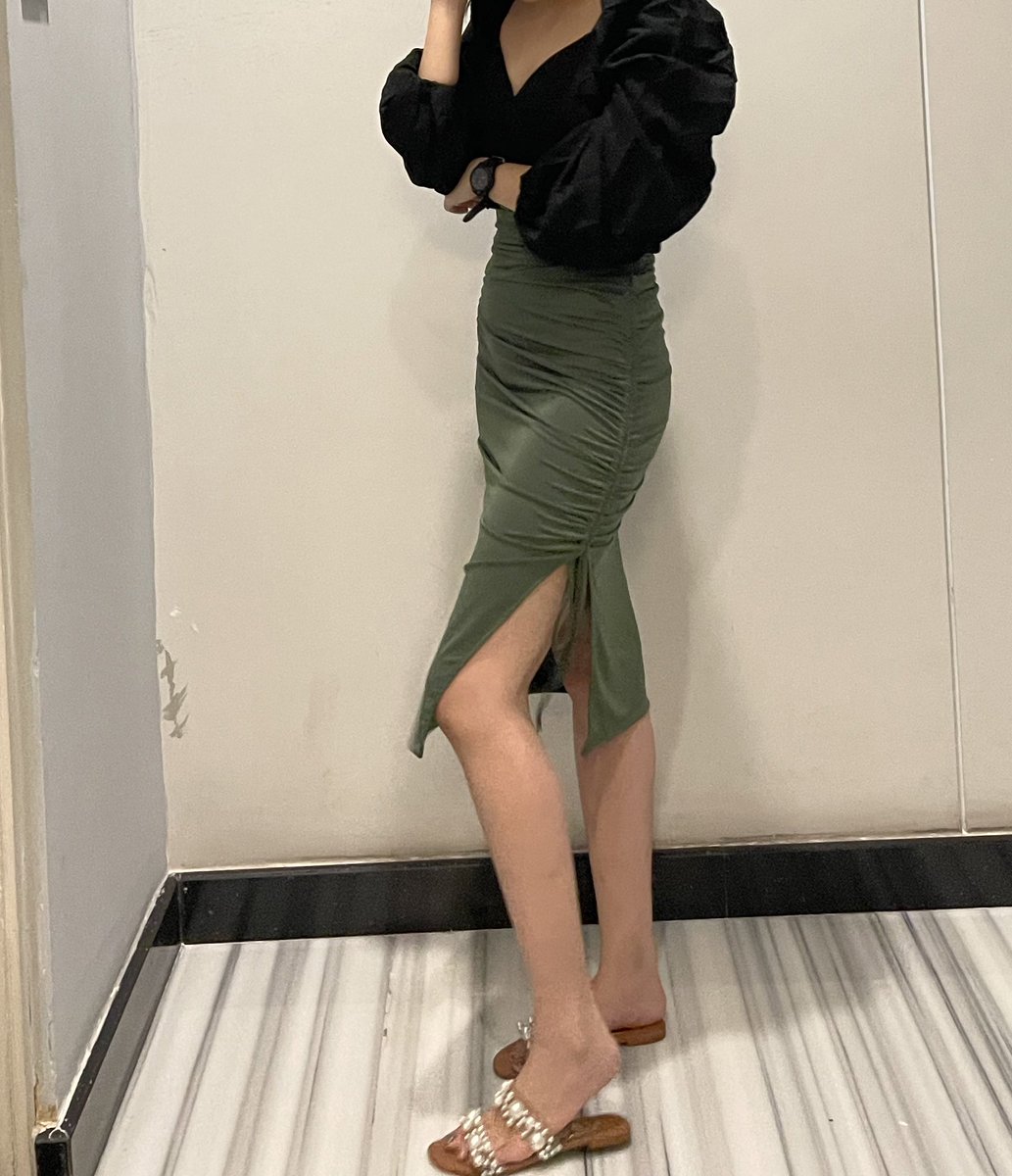 klassecloset's tweet photo. Arista new in 🛍🎉🎁

✔️ ผ้าไม่บาง ไม่แนบเนื้อค่ะ 
ใหม่ล่าสุดกับกระโปรงทรงดินสอดีเทลเป็นที่รูดเพื่อความยั่ว 1 อยู่หน้าขา คือเผ็ชมากกกกกกก ใส่แมทช์กับเสื้อยืดง่ายๆ ก็ปังมากกกกกเนื้อผ้ากระชับเข้ารูปเก็บทรงสุดๆ 

free size ค่ะ

290฿ ค่าส่ง 40฿ https://t.co/AAnZv5gWOd