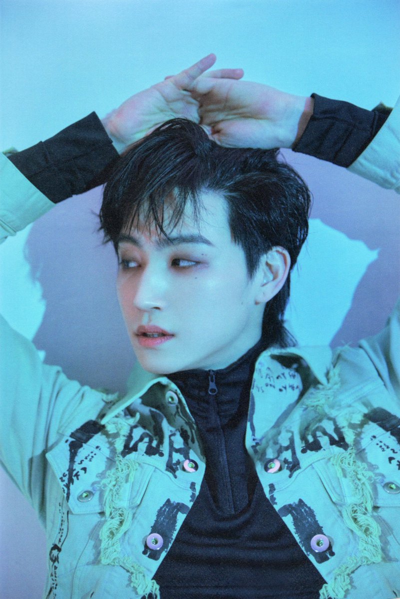 Defka_offshore's tweet photo. Oh I really like Jaebeom’s hairstyle here, side part showing of his undercut is cool 🔥@JAYBDEF___ #DEF #데프 #JAEBEOM #재범 #JB #JAYB #제이비  #WeLoveDef @GOT7Official #GOT7   #갓세븐 https://t.co/asJpY3NNYB
