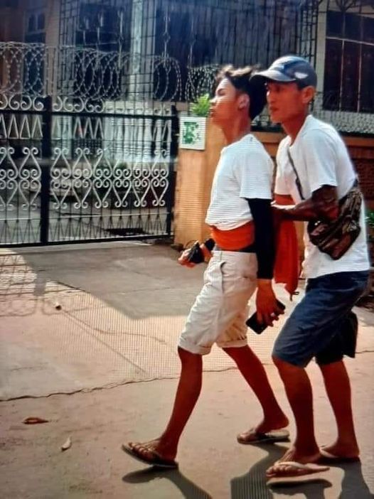 Kyaikto, Mon State:

1 protester was shot dead as Terrorists (#Myanmar security forces) violently crackdown on protesters. The dead body was taken by them.

2 protesters injured.

#WhatsHappeningInMyanmar #AntiFascistRevolution2021 #Mar21Coup #MilkTeaAlliance