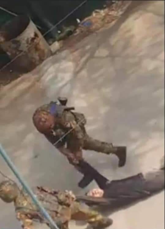 This is how military terroritst took the wounded person. They are so brutal. They aren't Human anymore.

ANTIFASCIST REVOLUTION
#AntiFascistRevolution2021
#Mar27Coup
#WhatsHappeningInMyanmar